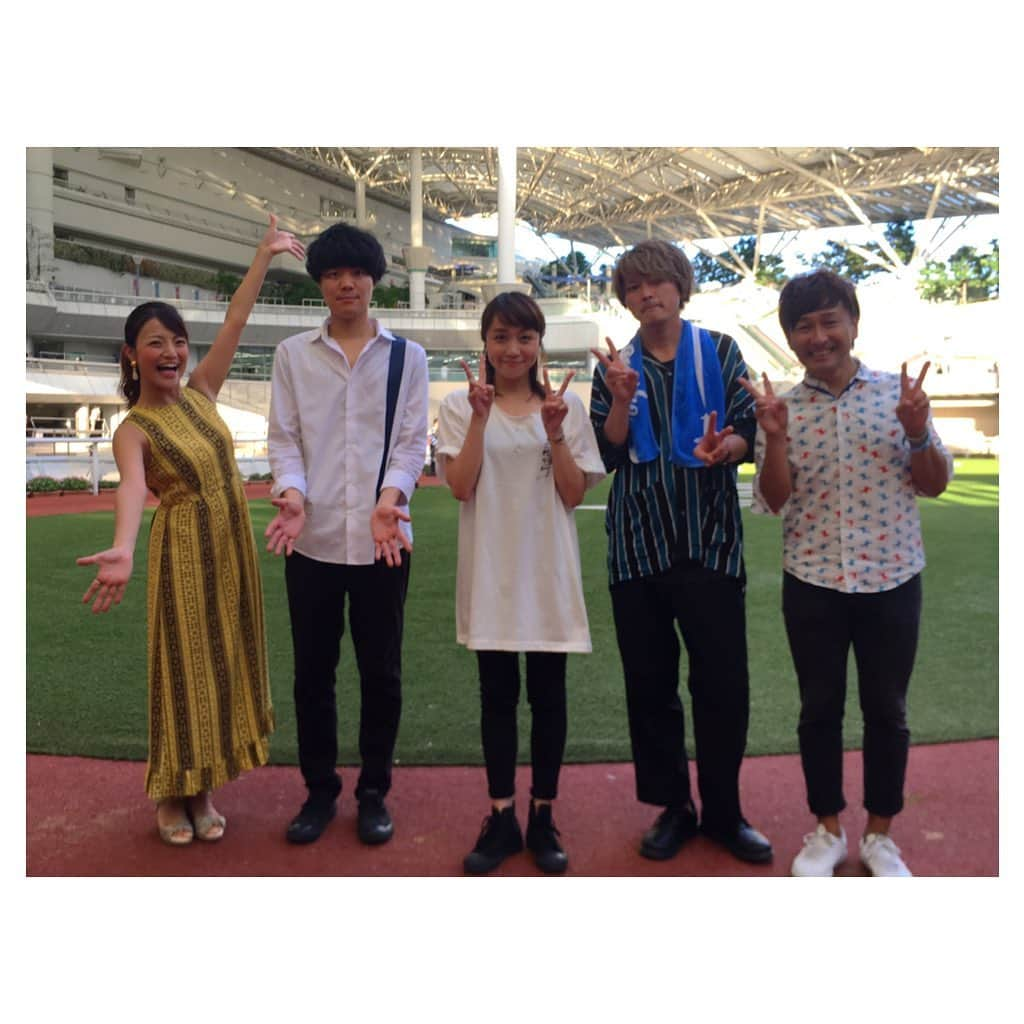 きのせひかるのインスタグラム：「#ラジオ関西 プレゼンツ 音楽特番《MUSIC LIFE GARDEN》 in #阪神競馬場 公開収録 お越しくださったみなさま ありがとうございました🌱  スペシャルゲストに #yaiko こと #矢井田瞳 さん #高高 #takataka さん #softly の #HARUKA さんをお迎えし MCの #門松良祐 さんとともに トークショーやパドックライブを お届けしました✨  小学生の頃から家族ぐるみで大ファンで カラオケでも必ず歌うヤイコさんを 「どうぞー！」って呼び込むことができて 感無量😭❤️ . この仕事を続けていてよかった って思えた瞬間でした🌈  このもようは ラジオ関西で 9月12日(木) 18:00~ オンエアです📻💕 . お楽しみに🌼  最後に。 どのくらいヤイコさんが好きか 証拠のカラオケ動画を載せておきます🎤 (←いらないし、音程だいぶ怪しい😂) . あすかー！ 夢叶ったよー！！！ @juuuuun.29 . . . #ラジ関 #音楽番組 #シンガーソングライター #アコースティックギター #ラジオパーソナリティー  #カラオケ #overthedistance #音痴でごめん  #貴方がいない #それでも私は #今まで通り #輝き #素敵でいるのよ #how」