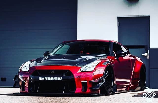 のインスタグラム：「Libertywalk自由に歩く！！！ LB★WORKS GTR R35 🙂 @libertywalkkato#nissan#libertywalk#lbworks#widebody#lbnation#redbull#gtr35」