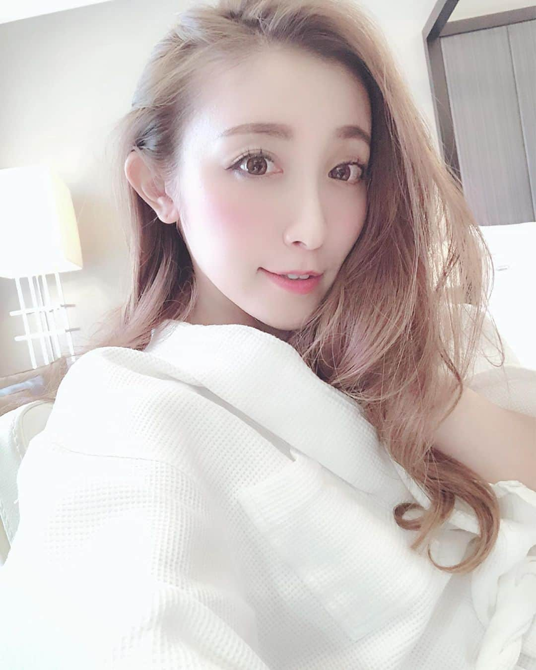 東條恭子さんのインスタグラム写真 - (東條恭子Instagram)「. Good morning from @themajestickl 💋💋💋 . . . . #hotellovers #themajestichotel #themajestichotelkl #ホテル #majestichotel #trip #vacation #旅行 #旅行大好き #旅行好き #旅行好きな人と繋がりたい #旅行好き女子 #海外旅行 #海外旅行好きな人と繋がりたい #海外旅行大好き #relax #relaxing #relaxing_time #malaysia #kl #kualalumpur #タビジョ #夏休み #夏休み旅行 #マジェスティックホテル #マジェスティックホテルクアラルンプール #クアラルンプール」9月9日 9時10分 - kyoko_tojo