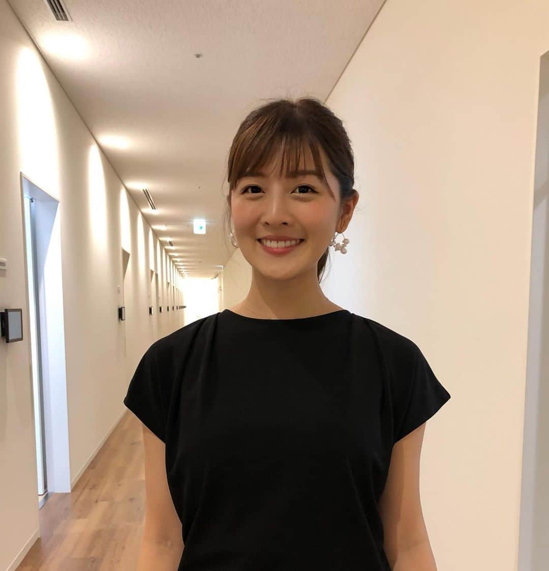 中村秀香のインスタグラム：「今朝は #すまたん ありがとうございました🙇‍♂️ ！  明日もお天気担当です。よろしくお願い致します☺️ちなみに、明日は新しい試みで、ytv玄関前からではなく、新社屋のテラスからお天気お伝えします ！  皆さま、よろしくお願い致します。」