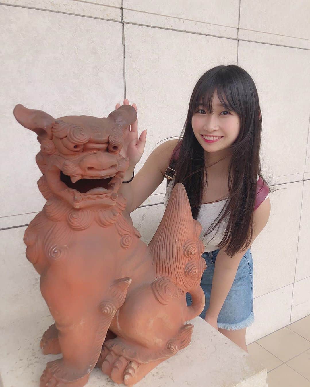 松本愛花のインスタグラム：「* * * * 沖縄さん！ 素敵な時間と素敵な思い出たちを ありがとう〜〜〜でし🤝💓 * * 沖縄が更に大好きになっちゃった‪‪♥︎ * * 素敵な場所すぎて ずっと居たい😢😢😢 * * * * #沖縄 #那覇 #シーサー」
