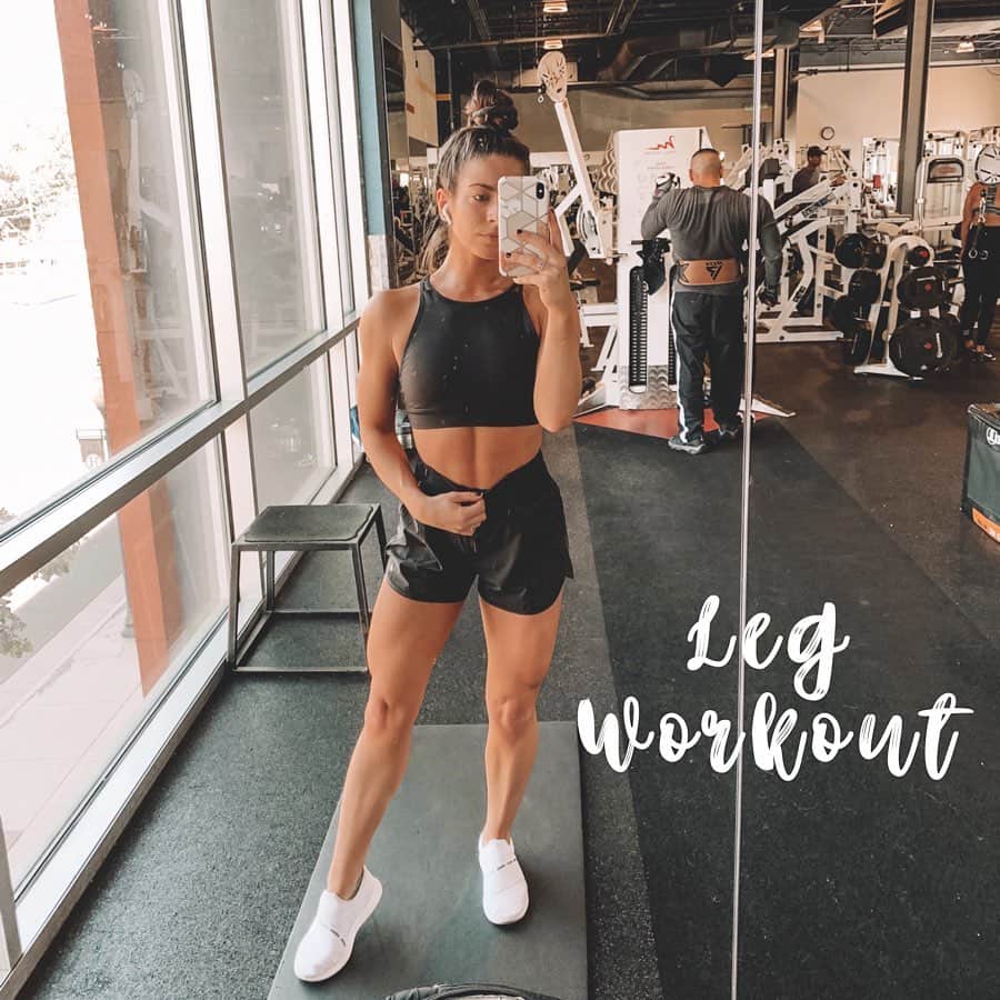 Paige Reillyさんのインスタグラム写真 - (Paige ReillyInstagram)「Leg workout from earlier! Was not having the best day & also had to cut my workout short because I saw @dailydoseofjuicey being naughty on the doggy cam right when I pulled into the gym 😅 #PuppyMom - so I stuck to minimal rest time, super sets & higher intensity movements to keep my heart rate up to get the most out of my time there 🙃⁣ ⁣ - Smith machine sumo squats: 4 sets of 12⁣ - Smith machine RDL’s: 4 sets of 12⁣ - Super set: heels elevated goblet squats (4 sets of 10) with toes elevated RDL’s (4 sets of 15)⁣ - Super set: alternating jump lunges (4 sets of 20) with jump squats (4 sets of 10)⁣ - Hip thrusts: 4 sets of 15 - not the most ideal set up, but it was the best I could do lol.⁣ ⁣ Outfit: @balanceathletica 🖤⁣ ⁣ Song: Backwards Love by Taska Black⁣ ⁣ #IFBBPro #Blossom #BalanceAthletica #LegWorkout #HarmonyCollection #FindYourBalance #BodyByOats #CutUpdate⁣」9月9日 9時45分 - paigereilly