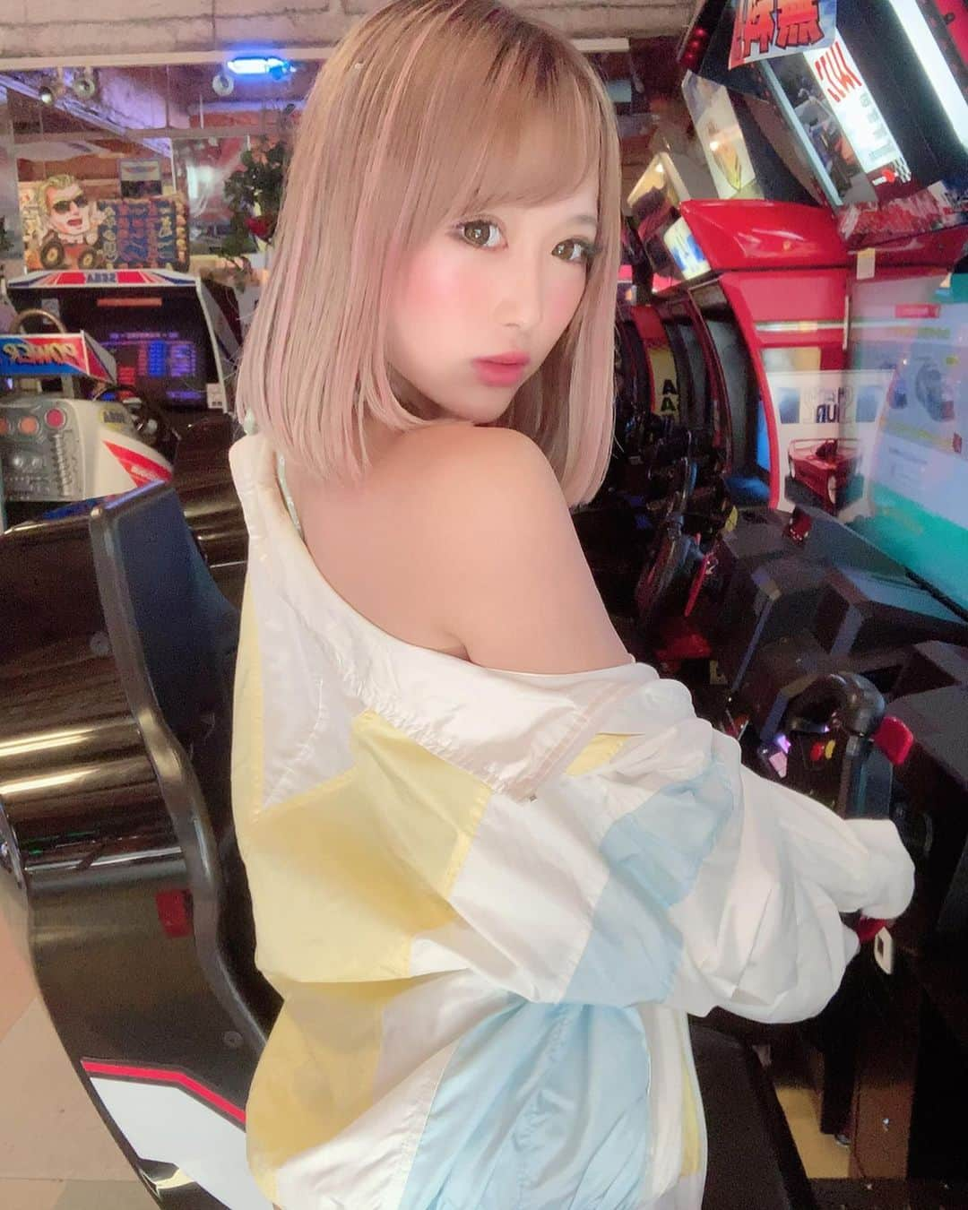 伊藤桃々さんのインスタグラム写真 - (伊藤桃々Instagram)「ゲーム🎮#週刊プレイボーイ #週プレ」9月9日 9時50分 - __peachstagram__