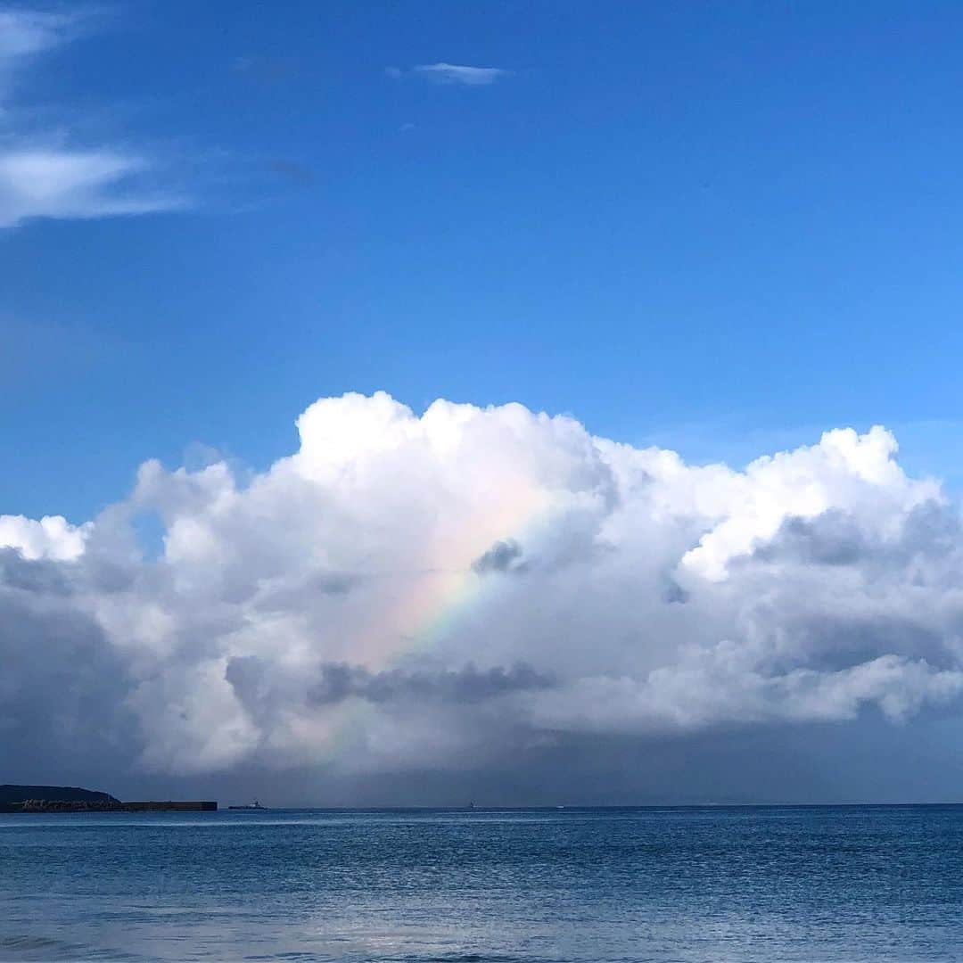Isseki Nagaeさんのインスタグラム写真 - (Isseki NagaeInstagram)「Rainbow on the sea🌈🌊 #surftrip  #beach #rainbow #island #tanegashima」9月9日 9時51分 - isseki_nagae