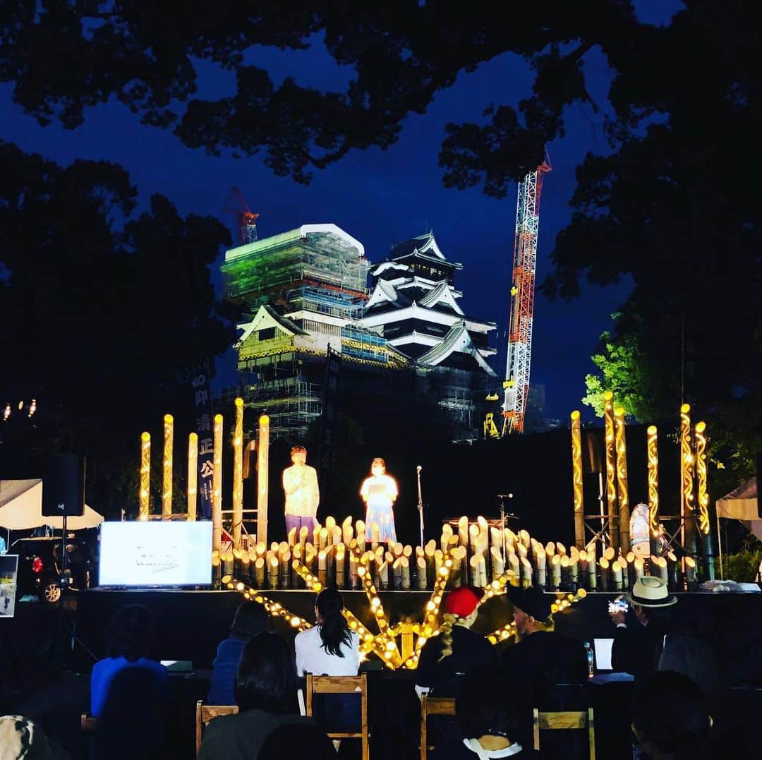 常盤よしこのインスタグラム：「先日の#加藤神社 で行われた #シンガーソングライターオーディション #今野拓郎 さんとMCをさせて頂きました。 竹あかりの演出と バックには熊本城ですごく幻想的。 グランプリは @taro_kijiuma さん。 おめでとうございます。 これから益々のご活躍を♫  #熊本城ホール開業機運醸成イベント  #熊本城ホールカウントダウンイベント  #1年365組  #サクラマチクマモト」