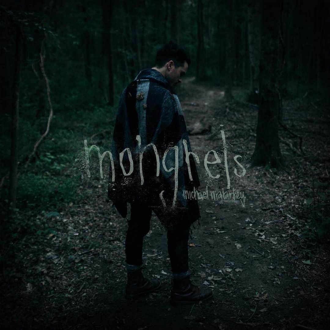 マイケル・マラーキーのインスタグラム：「🐺 Happy 2nd Birthday to #Mongrels! Thanks to all the friends and legends involved in the making of the record and of course to all the fans for continuing to listen to it and connect with it. Where were you when you first heard the record? What’s your favourite song? #happybirthdaymongrels #newmusicsoon」