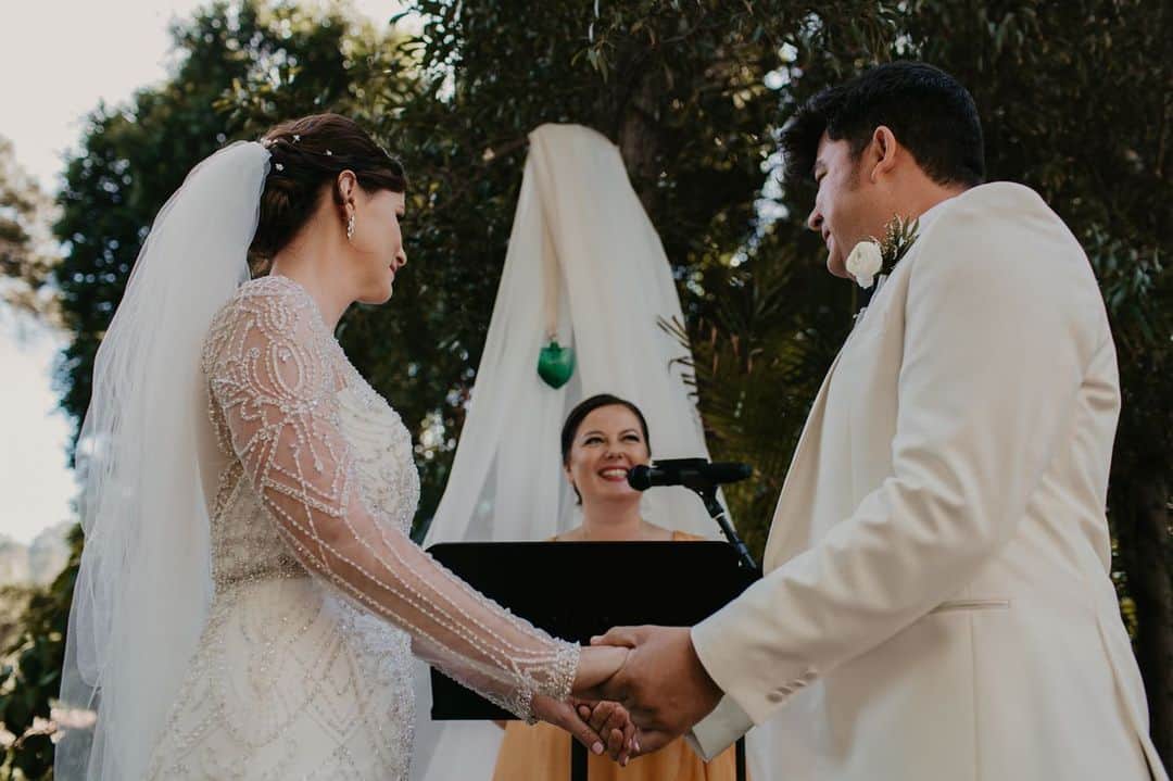 ズザンナ・シャコフスキーのインスタグラム：「Throwback. It was my great honor to officiate the #weddingofthecentury 💕@ktroseenriquez @dr_alex #nuptuals #weddingofficiant 📷cred @wirthphotography」
