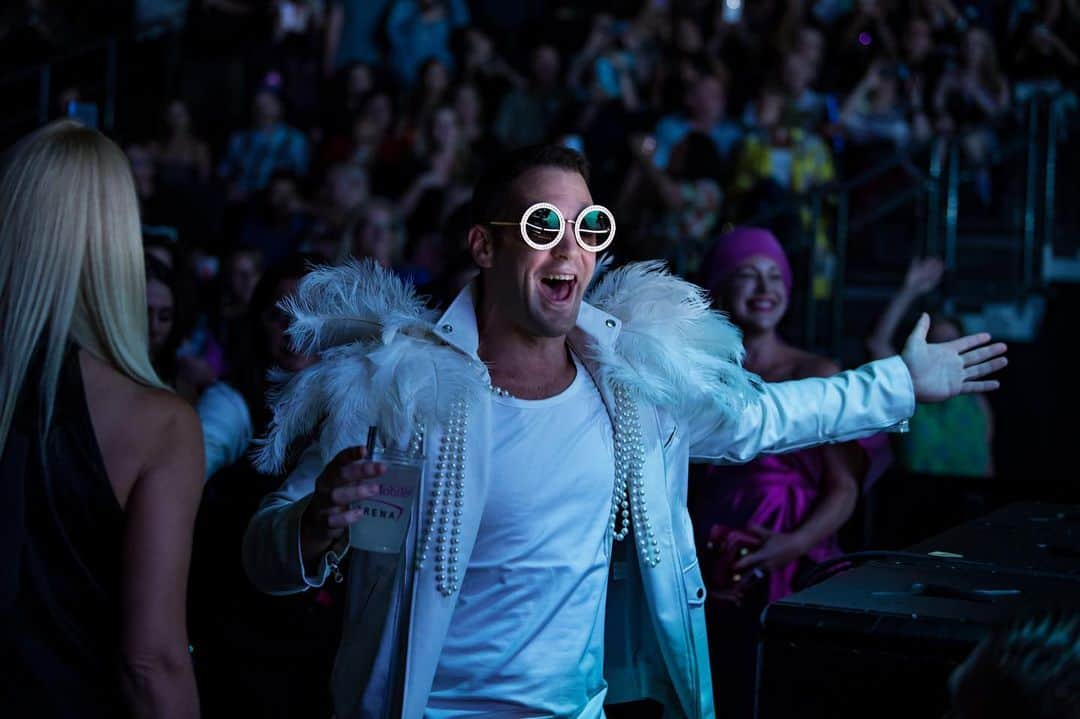 エルトン・ジョンさんのインスタグラム写真 - (エルトン・ジョンInstagram)「Two fantastic nights in Vegas playing @tmobilearena this weekend 🙌 #EltonFarewellTour #tourdiary 📷: @bengibsonphoto」9月9日 1時51分 - eltonjohn