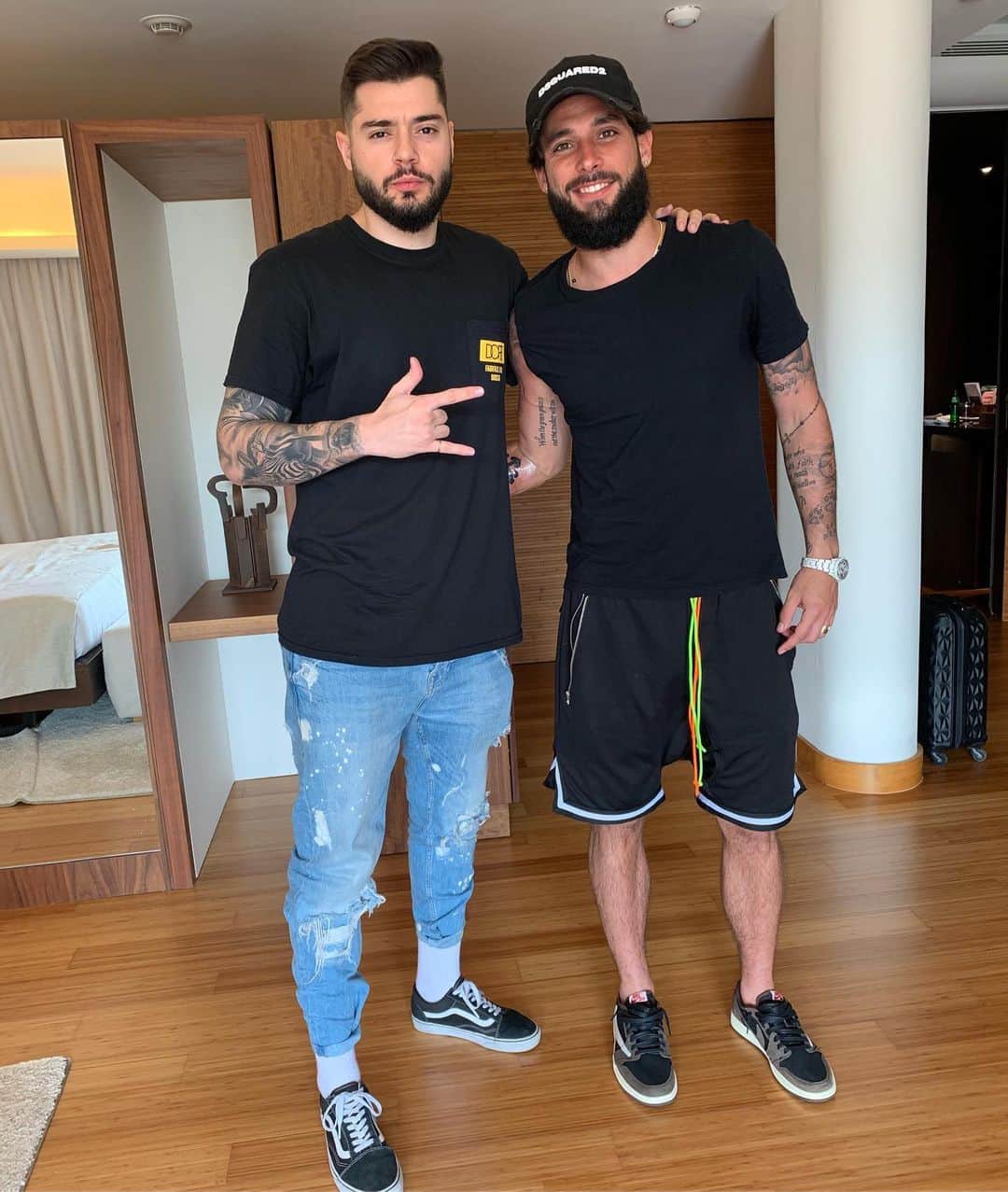ホタのインスタグラム：「Como siempre trabajo increíble y trato top , gracias bro @tonigarciatattoo . Nos vemos pronto 🙌🏻」