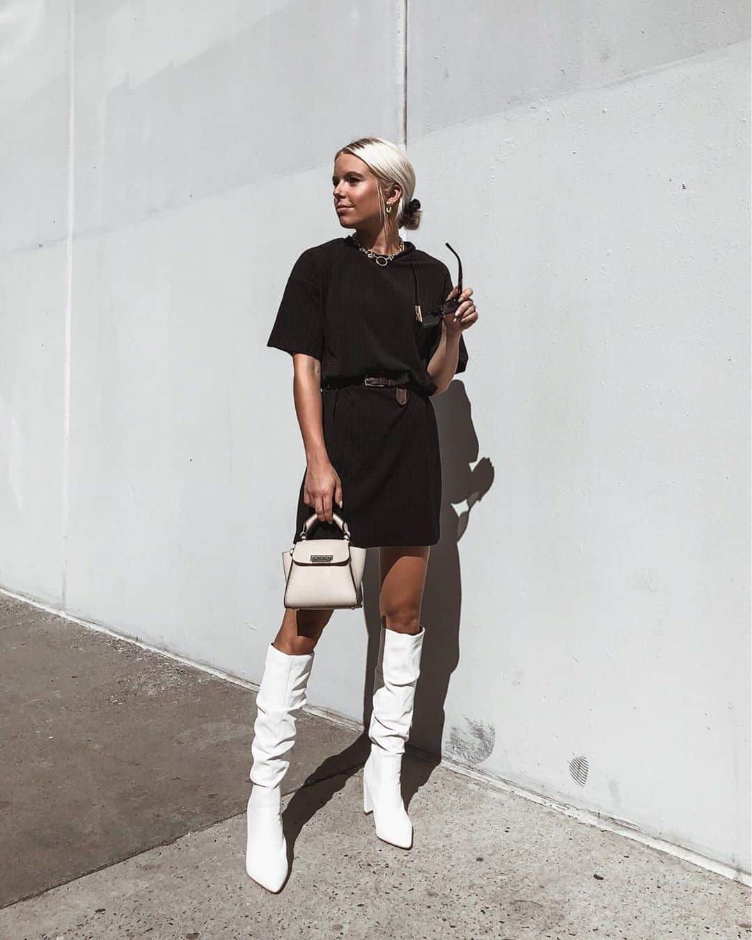 ASOSさんのインスタグラム写真 - (ASOSInstagram)「Get ready to upgrade your shoe collection because boots season is officially back 👢 📸 @candidlychan 🔎 New Look ribbed mini t shirt dress in black (1543983) Public Desire Mine white slouch knee boots (1465236)」9月9日 2時10分 - asos