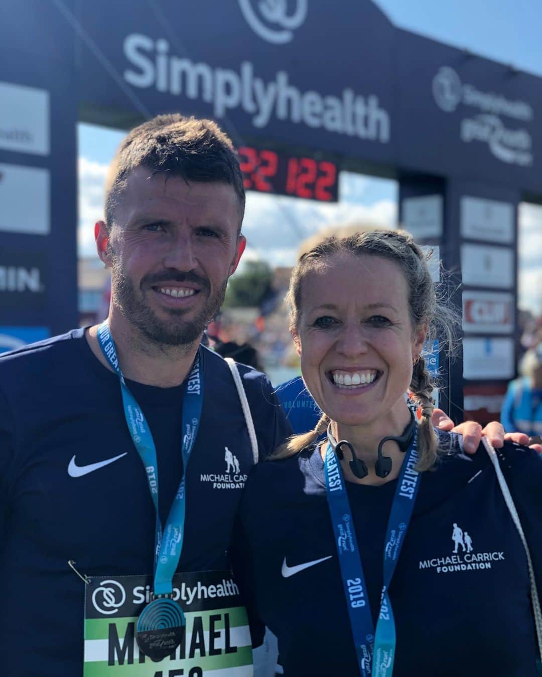 マイケル・キャリックのインスタグラム：「We made it 🙌🏼 @michaelcarrickfoundation what an atmosphere, so many people cheering on the streets, the whole experience was incredible 🏃🏻‍♂️sign me up for next year @great_run #GreatNorthRun」