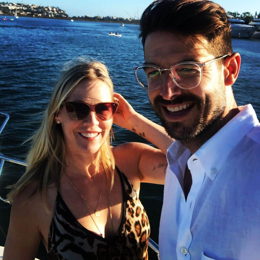 ジェニー・ガースさんのインスタグラム写真 - (ジェニー・ガースInstagram)「A little sunset cruise to end summer 🌅🛥😎 Thank you @addyhouse for remembering to invite us 🤣🥰 #friends #yacht #theduchess」9月9日 2時30分 - jenniegarth