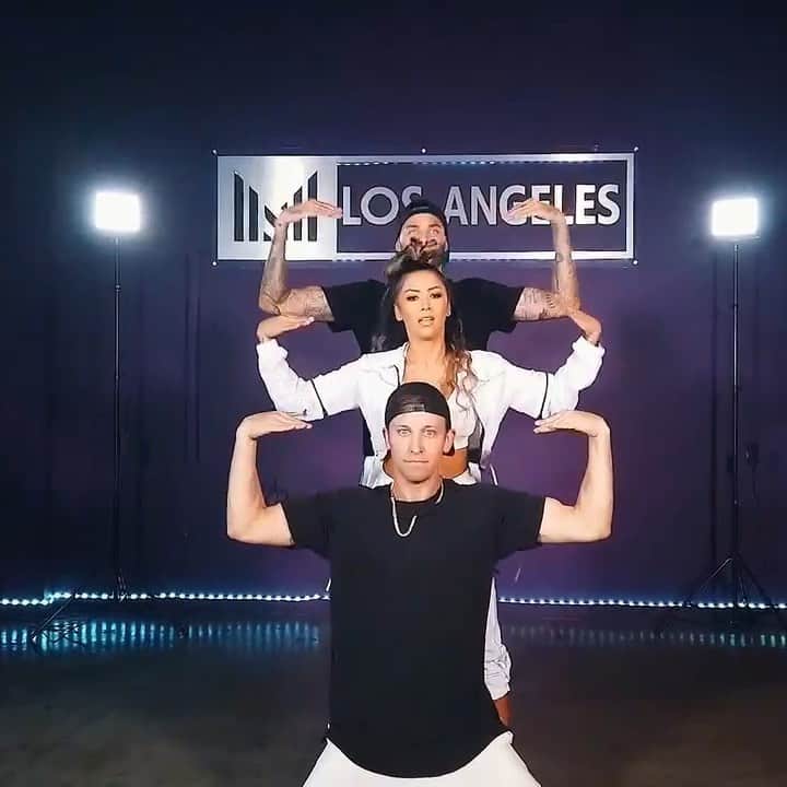 リアン Vのインスタグラム：「New YouTube video of @mattsteffanina teaching us this dance routine!🔥 Watch NOW! ➡️ YouTube: ForeverUs This was @donbenjamin first time EVER doing a dance video with me! Love how he challenges himself! How’d he do?😍」