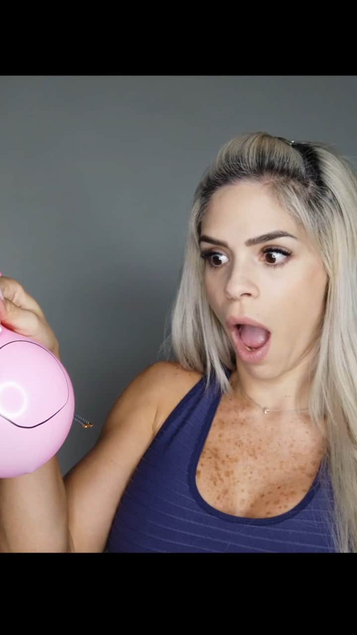 Michelle Lewinのインスタグラム：「Burning belly fat... only? 💁🏼‍♀️ Treadmill: @technogym Outfit: @one0one_101 Balloon: Not sure, probably Dollar Tree... hmm... yes, hold on now... YES! It was Dollar Tree!!!」