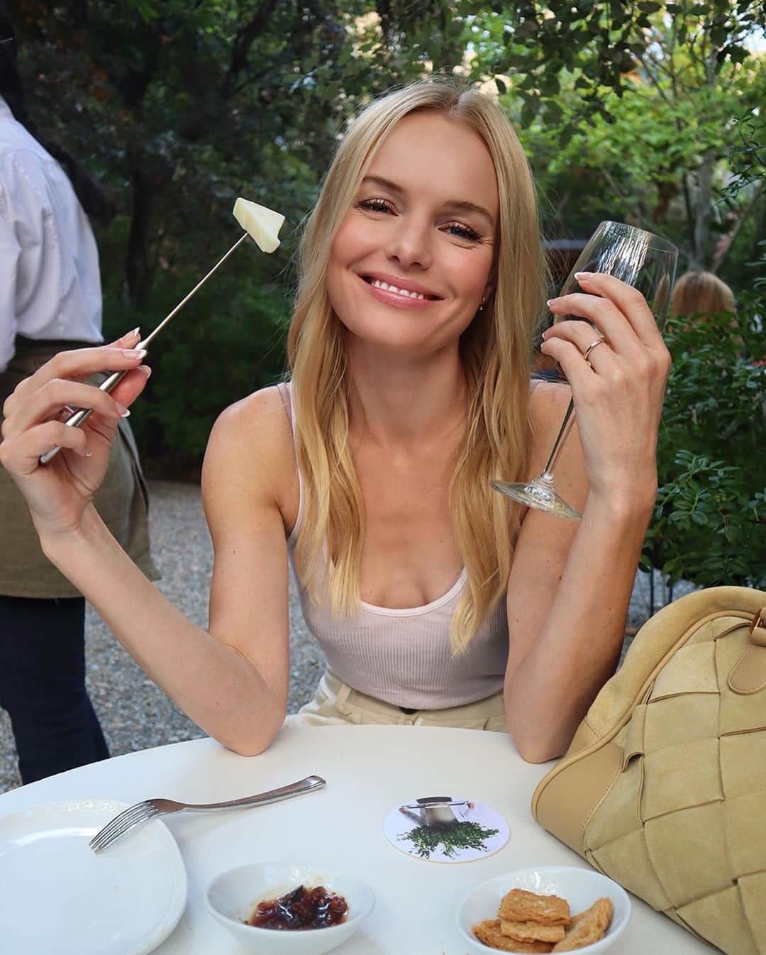 ケイト・ボスワースさんのインスタグラム写真 - (ケイト・ボスワースInstagram)「Clearly not a fan of the Spanish cuisine 🇪🇸🧀🍷🥰」9月9日 2時38分 - katebosworth