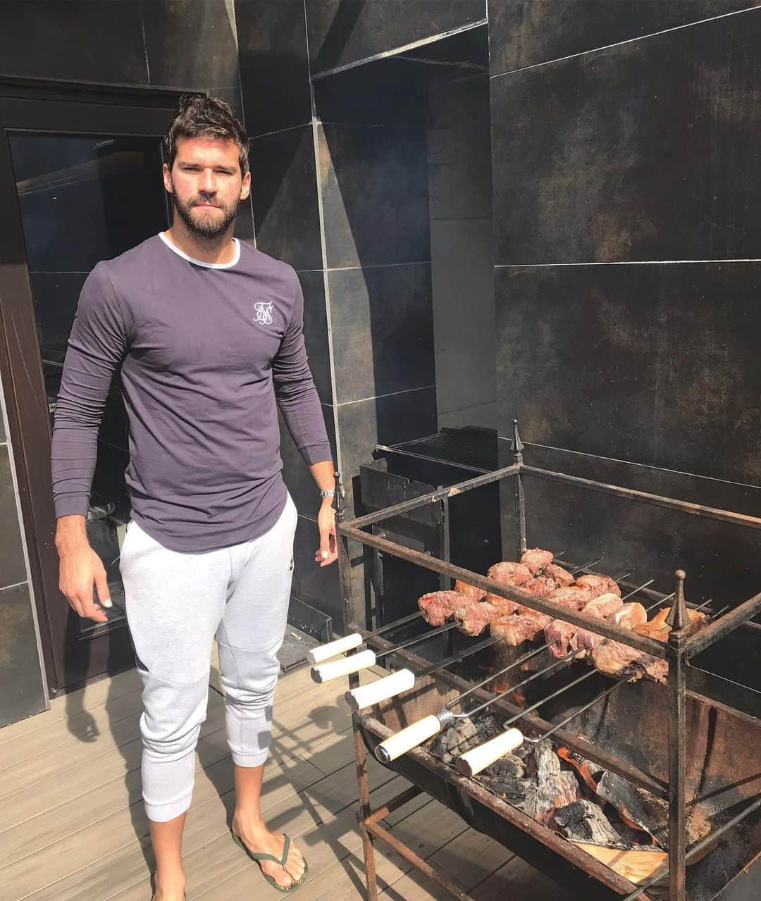 アリソン・ベッカーさんのインスタグラム写真 - (アリソン・ベッカーInstagram)「Dia de churrasco! #AB1」9月9日 3時11分 - alissonbecker