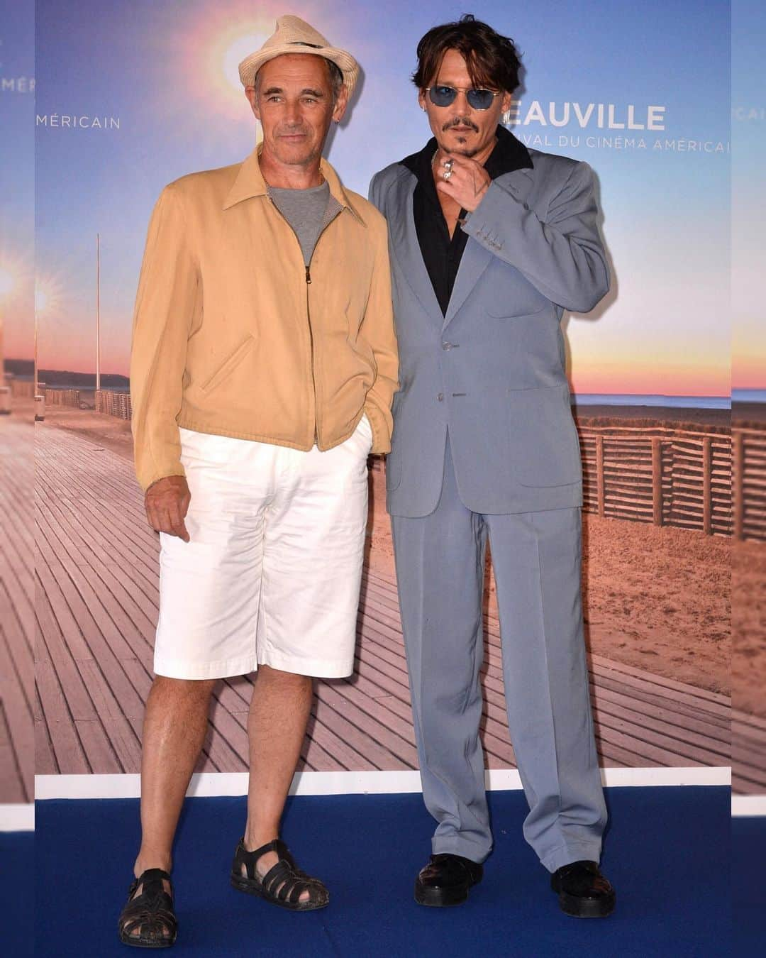 Just Jaredさんのインスタグラム写真 - (Just JaredInstagram)「Johnny Depp and Mark Rylance embrace in a hug at the photocall for their new movie #WaitingForTheBarbarians at the @deauvilleus! #JohnnyDepp #MarkRylance #Deauville2019 Photos: Instar」9月9日 3時23分 - justjared