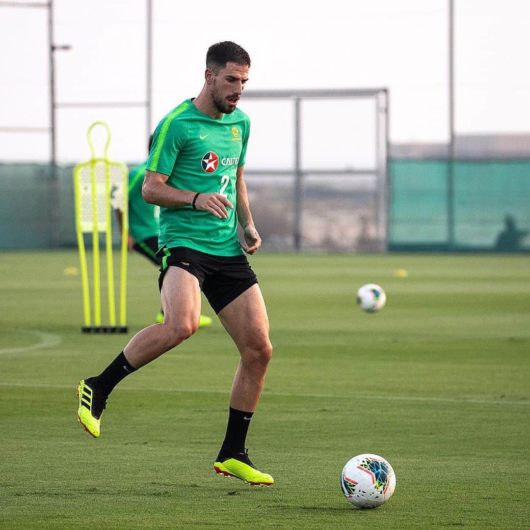 ミロシュ・デゲネクさんのインスタグラム写真 - (ミロシュ・デゲネクInstagram)「Working hard. Never stop working towards your dream and goal.  #MD2 #australia #football #believe #workhard #dreambig #neverstop」9月9日 3時38分 - milosdegenek