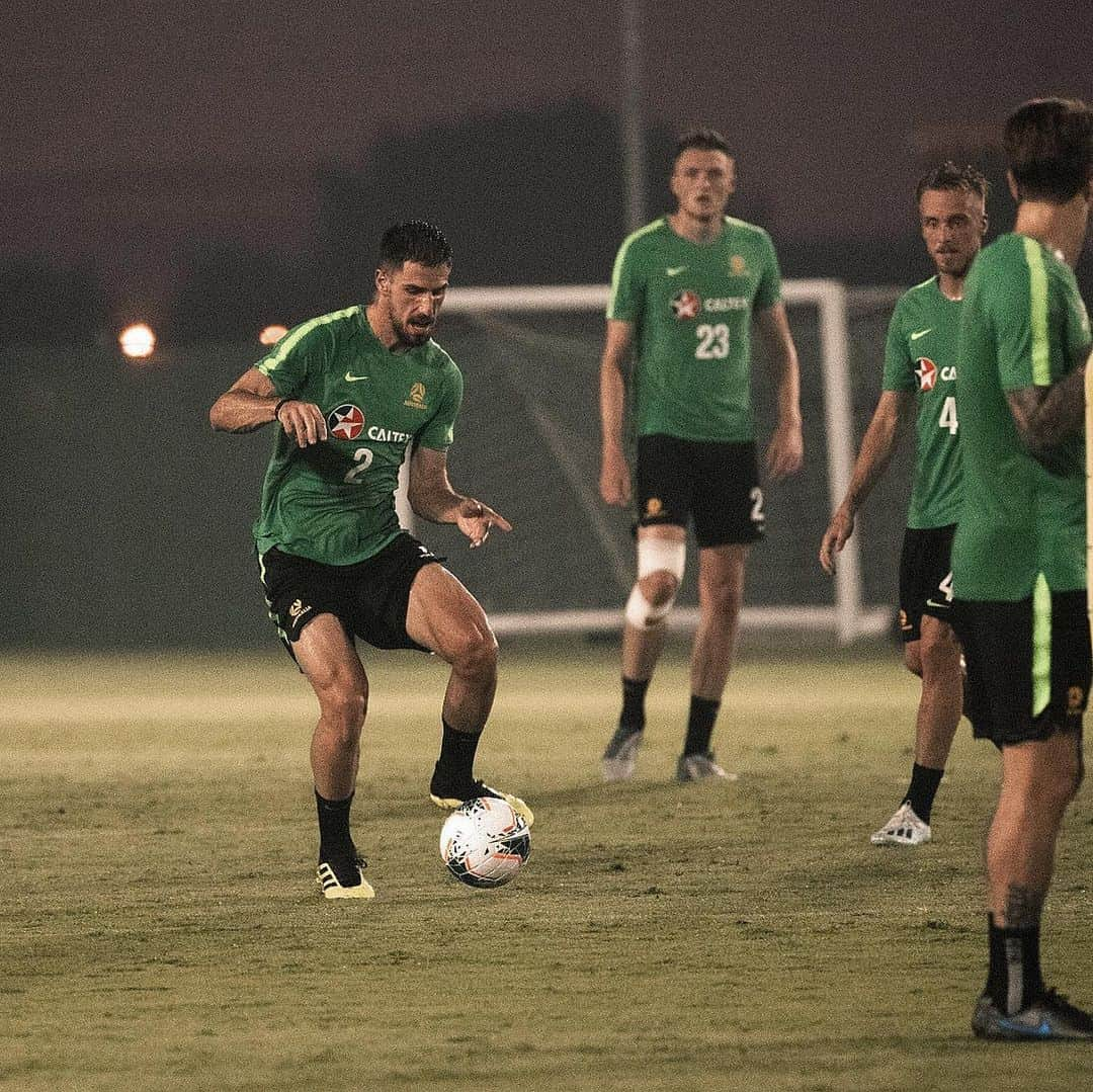 ミロシュ・デゲネクさんのインスタグラム写真 - (ミロシュ・デゲネクInstagram)「Working hard. Never stop working towards your dream and goal.  #MD2 #australia #football #believe #workhard #dreambig #neverstop」9月9日 3時38分 - milosdegenek