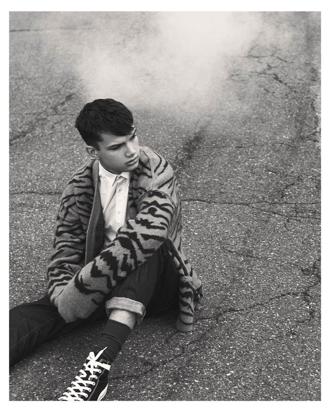 オバディア&サンズのインスタグラム：「In the fog and mist. @ianjeffrey wears the oversized tiger cardigan for @schonmagazine」