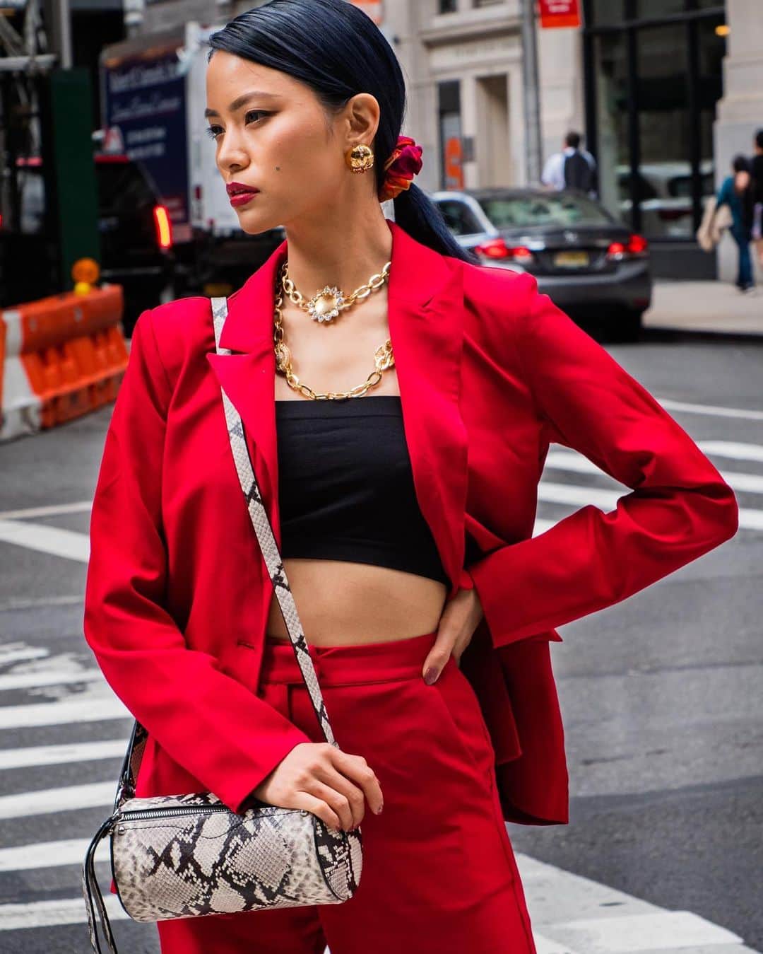 Yukiさんのインスタグラム写真 - (YukiInstagram)「This outfit is certainly on my top favorites list for #NYFW ! Watch my stories for more action ❤️ Thank you for dressing me, @songofstyle @aimeesong @revolve • • •Bag by @rebeccaminkoff • •Jewelry by @outhousejewellery • • • •#nyfw2019 #nyfwstreetstyle #nyfw19」9月9日 4時10分 - yukibomb