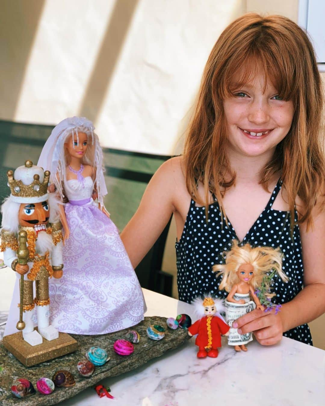 ジェーン・シーモアさんのインスタグラム写真 - (ジェーン・シーモアInstagram)「Spent my morning with Willa sewing a veil for a very special barbie wedding! 👰 The beading is actually from my ‘Somewhere in Time’ replica dress. It’s been fun teaching her to sew. Watch the rest of the M. Nutcracker and Sarah LaCroix saga on my Facebook page (link in bio)! 😂」9月9日 4時16分 - janeseymour