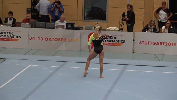 エリザベト・ザイツのインスタグラム：「BODEN Länderkampf 7.9.2019  #me #eliseitz #gymnastics #nationalteam #floor #trials #roadtostuttgart」