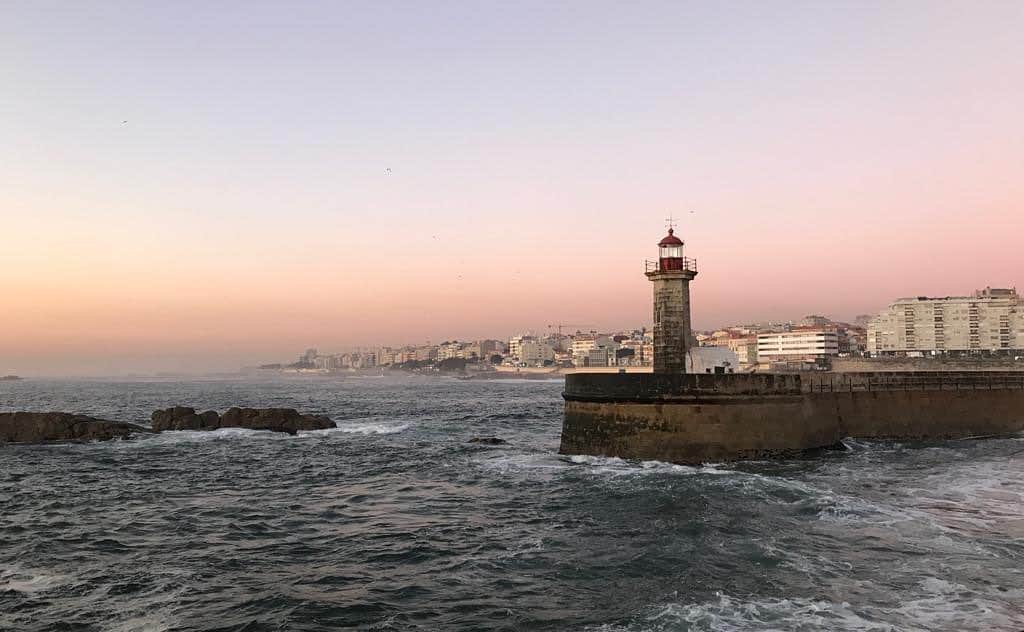 サラ・カルボネロさんのインスタグラム写真 - (サラ・カルボネロInstagram)「A veces faro, a veces mar .  #milugarfavorito #séluz #Porto #slowlife」9月9日 5時21分 - saracarbonero
