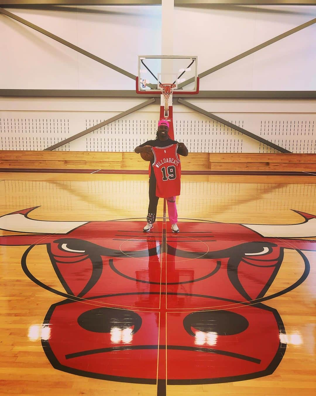 WilldaBeastさんのインスタグラム写真 - (WilldaBeastInstagram)「Work 🏀🤗👨🏿‍🎨 @chicagobulls」9月9日 5時29分 - willdabeast__