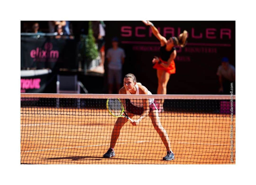 マンデイ・ミネラさんのインスタグラム写真 - (マンデイ・ミネラInstagram)「Doubles victory in Montreux @elle_spirit_open with @xenia_knollic 🏆🏆🥇🥇 #letsmakeithappen」9月9日 5時44分 - mandyminella