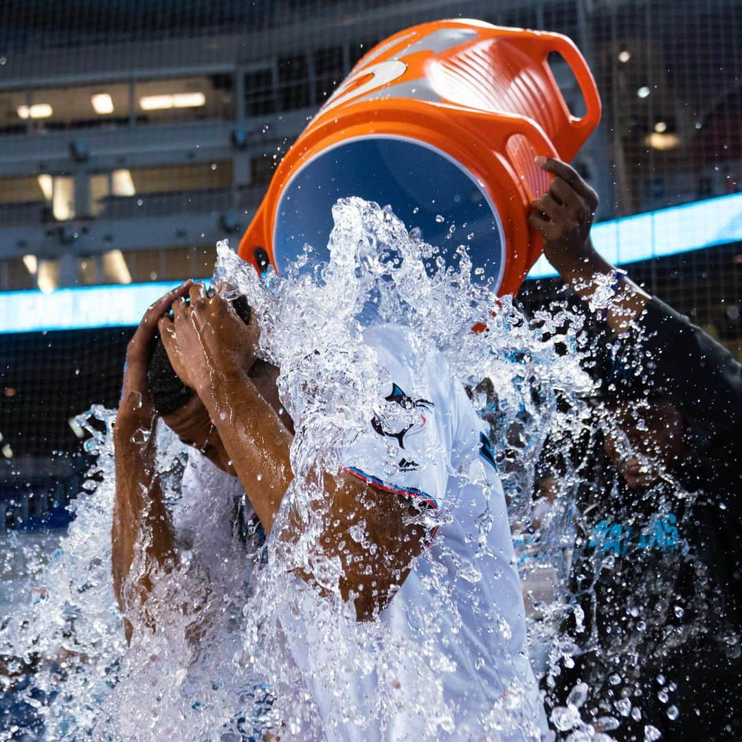 マイアミ・マーリンズさんのインスタグラム写真 - (マイアミ・マーリンズInstagram)「IT’S. A. MARLINS WIN. #JuntosMiami」9月9日 6時19分 - marlins