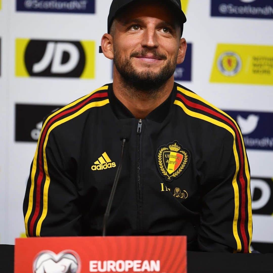 ドリース・メルテンスのインスタグラム：「😊🇧🇪」