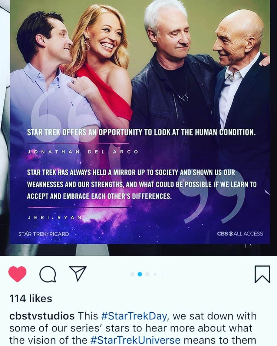 ジェリー・ライアンのインスタグラム：「Happy #startrekday 🖖🏻❤️✨」