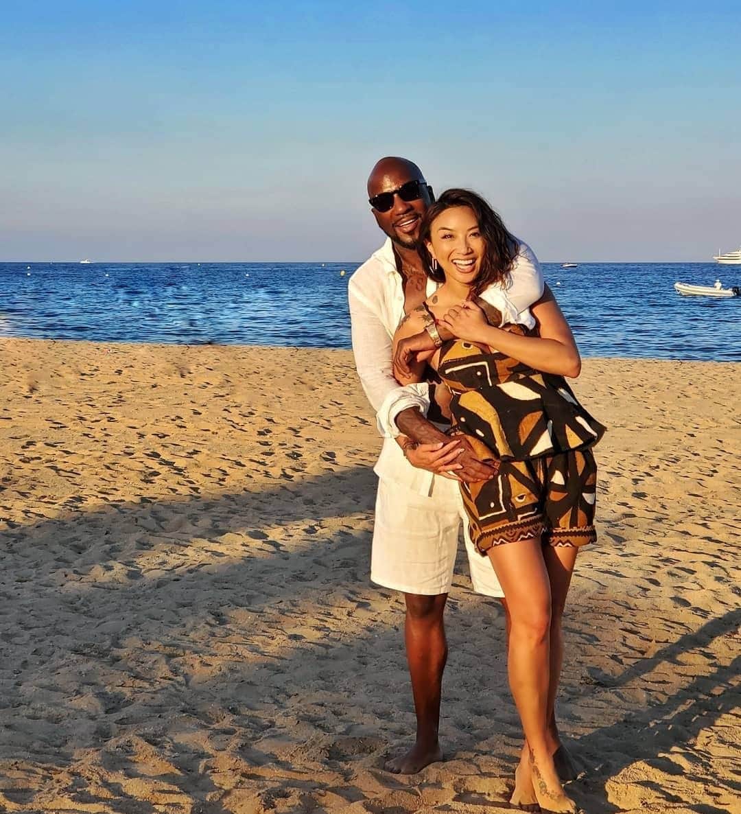 E! Onlineさんのインスタグラム写真 - (E! OnlineInstagram)「#TheReal's Jeannie Mai and rapper Jeezy are taking a major step in their relationship: They're Instagram official! Link in bio for everything we know about the couple. (📷: @thejeanniemai)」9月9日 7時30分 - enews