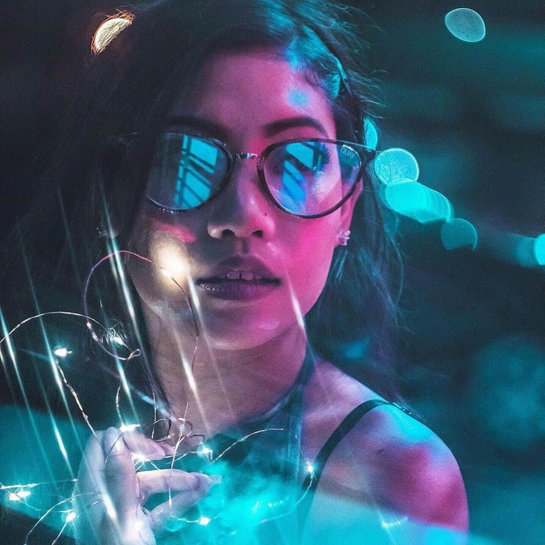 quayaustraliaさんのインスタグラム写真 - (quayaustraliaInstagram)「Electric feels ⚡️ @trie.jpg blocking the blue light in RUMOURS tort/clear 🖤#QUAYSQUAD #FINDYOURQUAYS」9月9日 7時48分 - quayaustralia