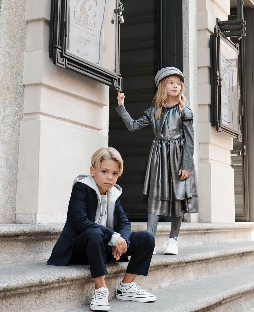 のインスタグラム：「Missing Trussy Grey: we believe in you, @annapavaga @kevin_fontanella_official! - #LookingforTrussyGrey #TrussardiJunior」