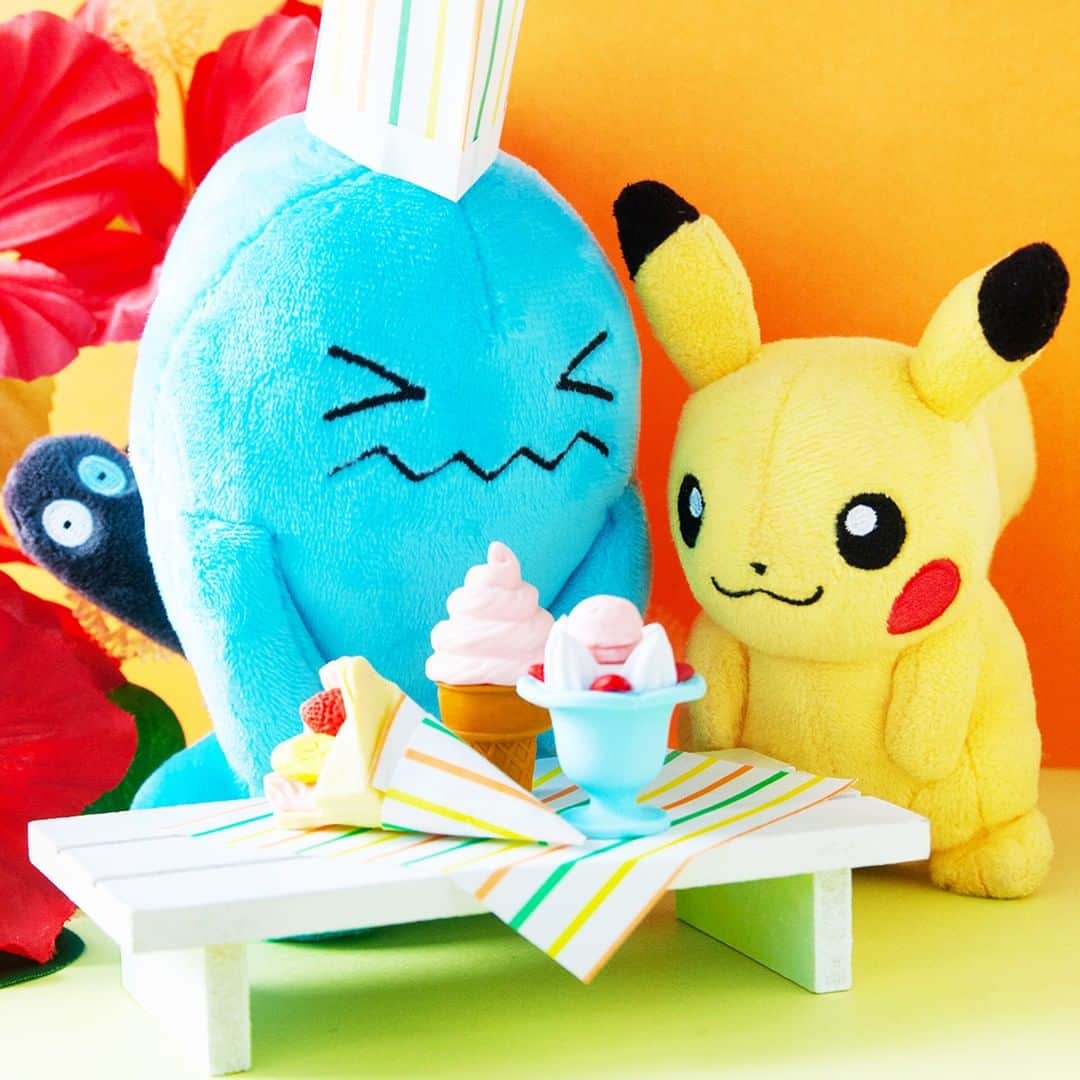 のインスタグラム：「【今日のピカチュウ】 ソーナンスはパティシエ気分❓ ピカチュウもスイーツが気になるみたい🍨🍩🍰 #pikachu #wobbuffet #pokemon #pikachu_snap #photooftheday #sweet #sweets #crepes #icecream #patissier #autumn #fall  #ピカチュウ #ソーナンス #ポケモン #スイーツ #クレープ #アイス #パティシエ #秋」