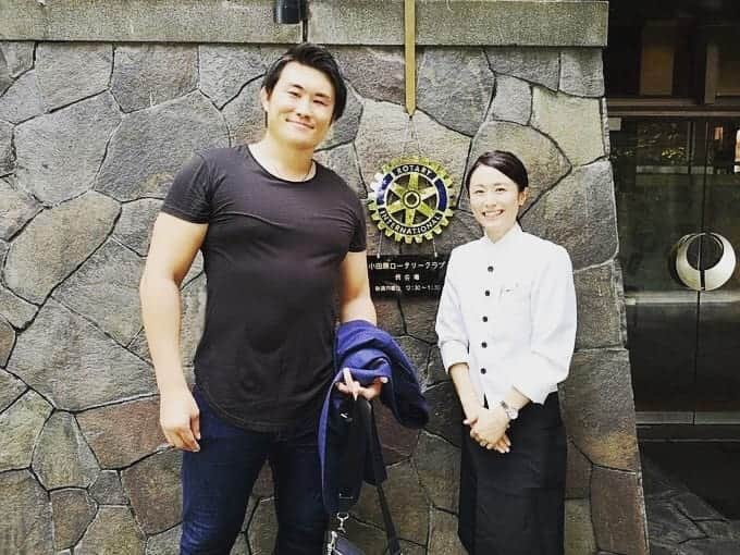 真壁伸弥さんのインスタグラム写真 - (真壁伸弥Instagram)「#rotaryclub で講演です。 ラグビーやらウイスキーやら。初心者講座。  社長さんや議員さんなどお偉い方々にラグビーに興味を持ってもらっで、もっと様々な仕掛けをしてもらいたいですね。宜しくお願いします。  #報徳会館 様 #jsports #jcom  ありがとうございました。 #ラグビー #rugby #RugbyWorldCup #rugbyjp #ワールドカップ #小田原 #ヒルトン小田原」9月9日 18時01分 - makaberian5