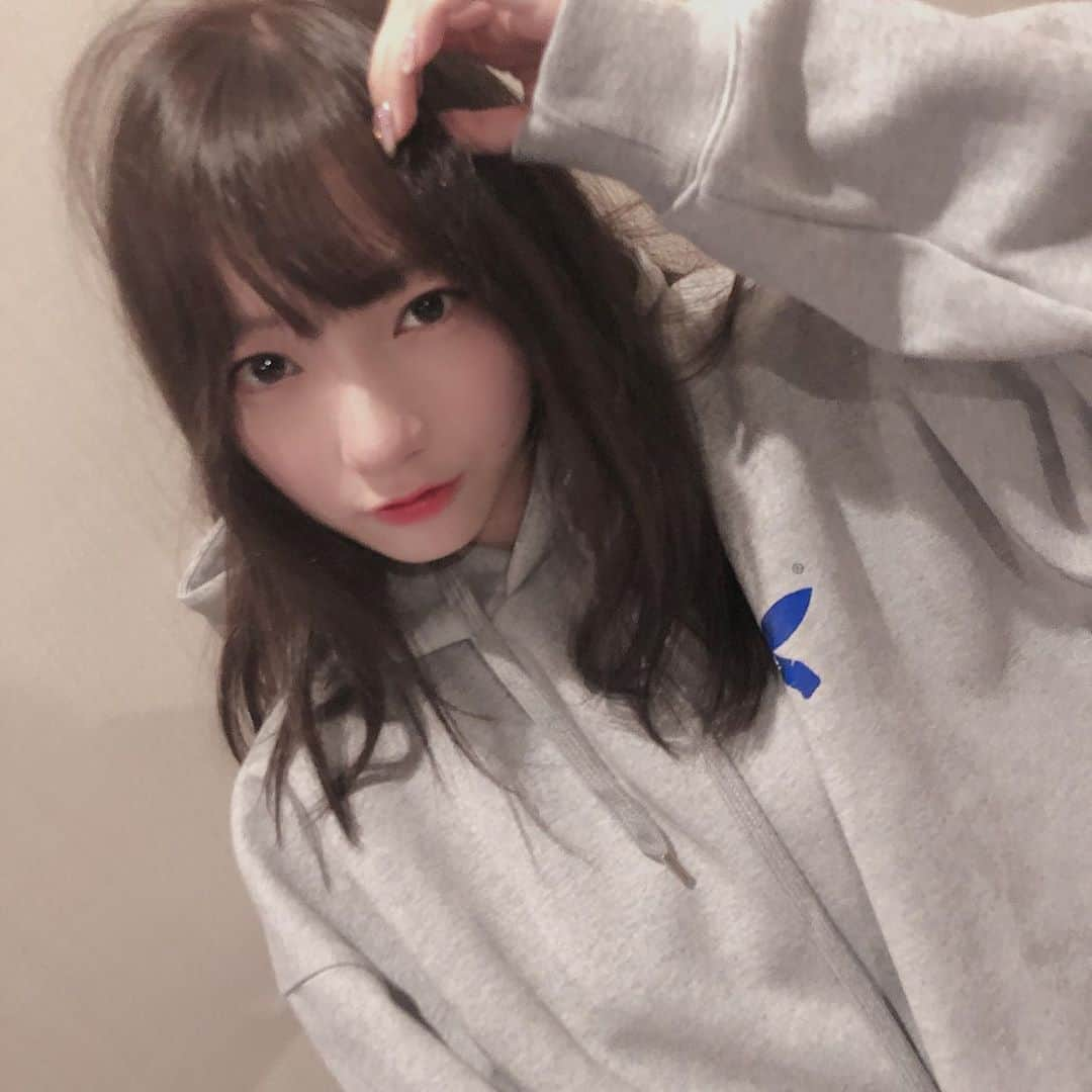 京佳さんのインスタグラム写真 - (京佳Instagram)「パーカー女子 はよさむくなってええ⛄️ 昨日は撮影大会を してました。 (永遠に写真撮ってもらう大会です  #ootd  #maisonkitsune  #ADER #パーカー女子 #京佳 #aw #インスタ活動 #いいねちて」9月9日 18時07分 - kyouka_1202