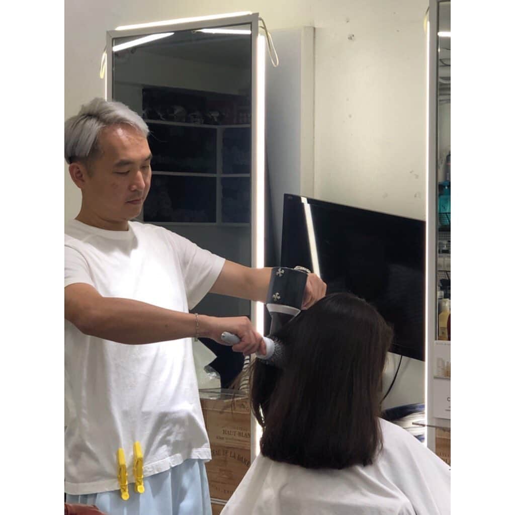 "milbon"（ミルボン）さんのインスタグラム写真 - ("milbon"（ミルボン）Instagram)「This time we have asked Mr. Laigo Mak of the famous salon "ALL ABOUT HAIR" in Hong Kong for his review of "milbon" products. ▼Impression and comments of "milbon" Professional, trend-leading and really useful for both hairstylist and customers. I have been using products of Milbon Co., Ltd. since 1999, starting from iron perm products. At that time, they were considered revolutionary among hair salons. ・ ▼Reaction and satisfaction rate of customers who have used the products. Customers are very fond of product diversification and constant product innovation. ・ ▼Commitment as a beautician Simple, fashionable and easy to maintain at home. Customers are beautiful everyday. ・ ”milbon” products are trusted around the world, and customers can really feel the products' premium quality. To be beautiful everyday and to experience hair styling practice that takes into consideration customers' home hair care are the best things for the customers, aren't they? ・ "ALL ABOUT HAIR" Hong Kong Address: G/F No.107 Good Luck Building Kau Yuk Road , Yuen Long Yuen Long Business hours: 10：00 〜 19：00 ＝＝＝＝＝＝＝＝＝＝ Official account of Milbon. A worldwide stylist-trusted hair products. On this account, we share how stylists around the world use Milbon products. Check out other stylists' technique for improvement of yours! ＝＝＝＝＝＝＝＝＝＝ #milbon #globalmilbon #milbonproducts #hairdesign #haircut #haircare #hairstyle #hairarrange #haircolor #hairproduct #hairsalon #beautysalon #hairdesigner #hairstylist #hairartist #hairgoals #hairproductjunkie #hairtransformation #hairart #hairideas #allabouthair #hongkong」9月9日 18時12分 - milbon_gm