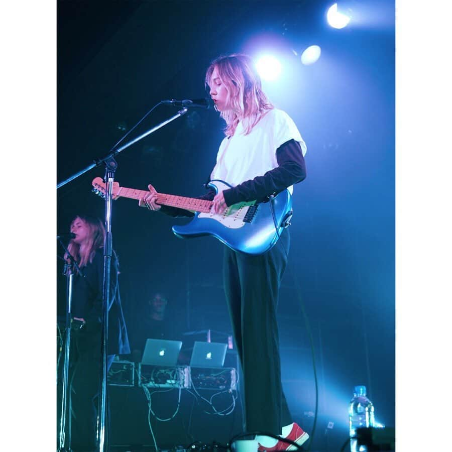 ホステス・エンタテインメントさんのインスタグラム写真 - (ホステス・エンタテインメントInstagram)「@thejapanesehouse ジャパンツアー 2019.09.03 @ 恵比寿リキッドルーム 📸 by @nekolektiv . ホステスのツイッターではThe Japanese Houseのサイン入りポラロイドorサイン入り色紙が抽選で当たるキャンペーンを実施中🎁応募締め切りは明日10日まで⚡️詳細はストーリーをチェック🏠 #thejapanesehouse #dirtyhit #ザジャパニーズハウス」9月9日 18時16分 - hostessentertainment