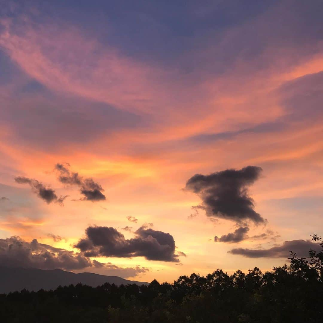 ダンドイ舞莉花さんのインスタグラム写真 - (ダンドイ舞莉花Instagram)「Say bye to today  #nofilter #小淵沢 #japan #kobuchizawa #sunset #aftertyphoon」9月9日 18時18分 - mdandoy18