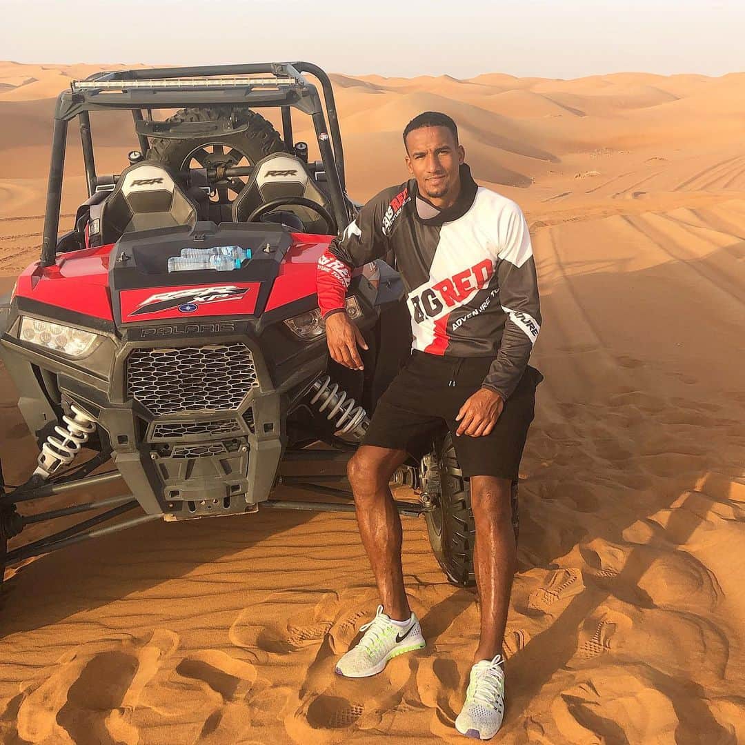 スコット・シンクレアのインスタグラム：「...Desert vibes!」