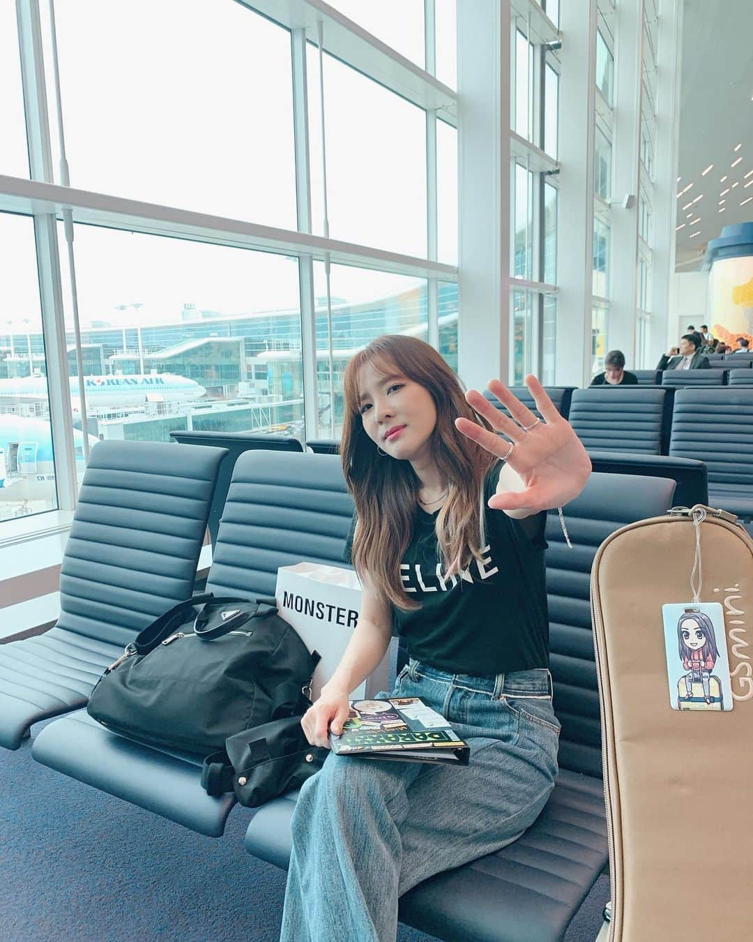 ダラ さんのインスタグラム写真 - (ダラ Instagram)「Incheon - Yangon ✈️ Mingalarbar!!! 🤗 See you soon my #GoldenBlackjacks 💕 해외출장 갑니다~ 앞으로 약 한달간 한국을 비울 예정이니 절 찾지말아주세요😂 연락은 많이 해주세요~ 그리워해요옹~🙏🏻 #역마살 #부재중 #미얀마 #출장중 #기다려」9月9日 18時47分 - daraxxi