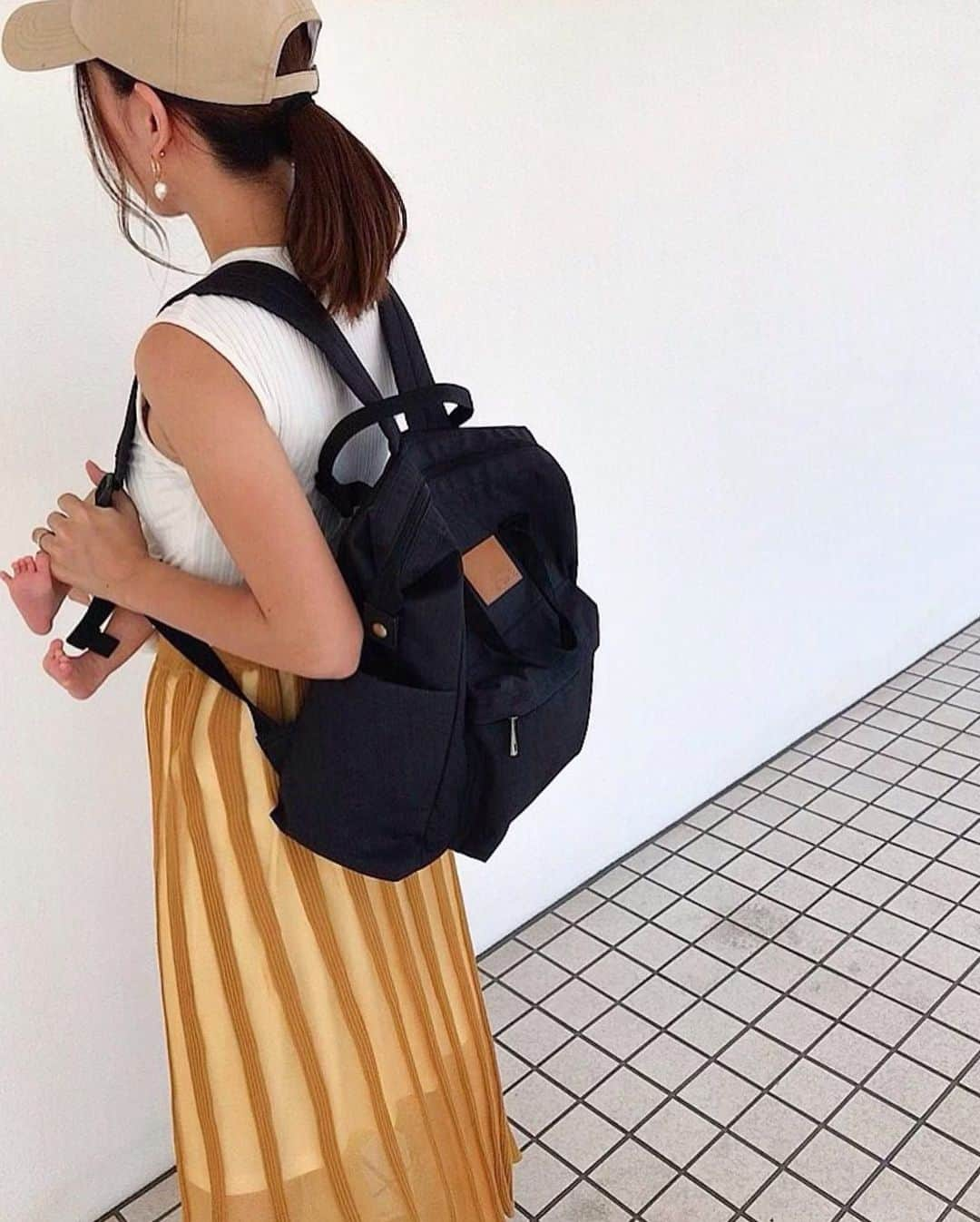 Ayaさんのインスタグラム写真 - (AyaInstagram)「愛用中のマザーズバック🎒💛 @vicenteformom トートとしてもリュックとしても 使える！ さすがマザーズバック 大きいから沢山入る👏 デザインもシンプルが決めて🥺✨ #マザーズバッグ #赤ちゃんのいる生活」9月9日 18時47分 - aya__fit