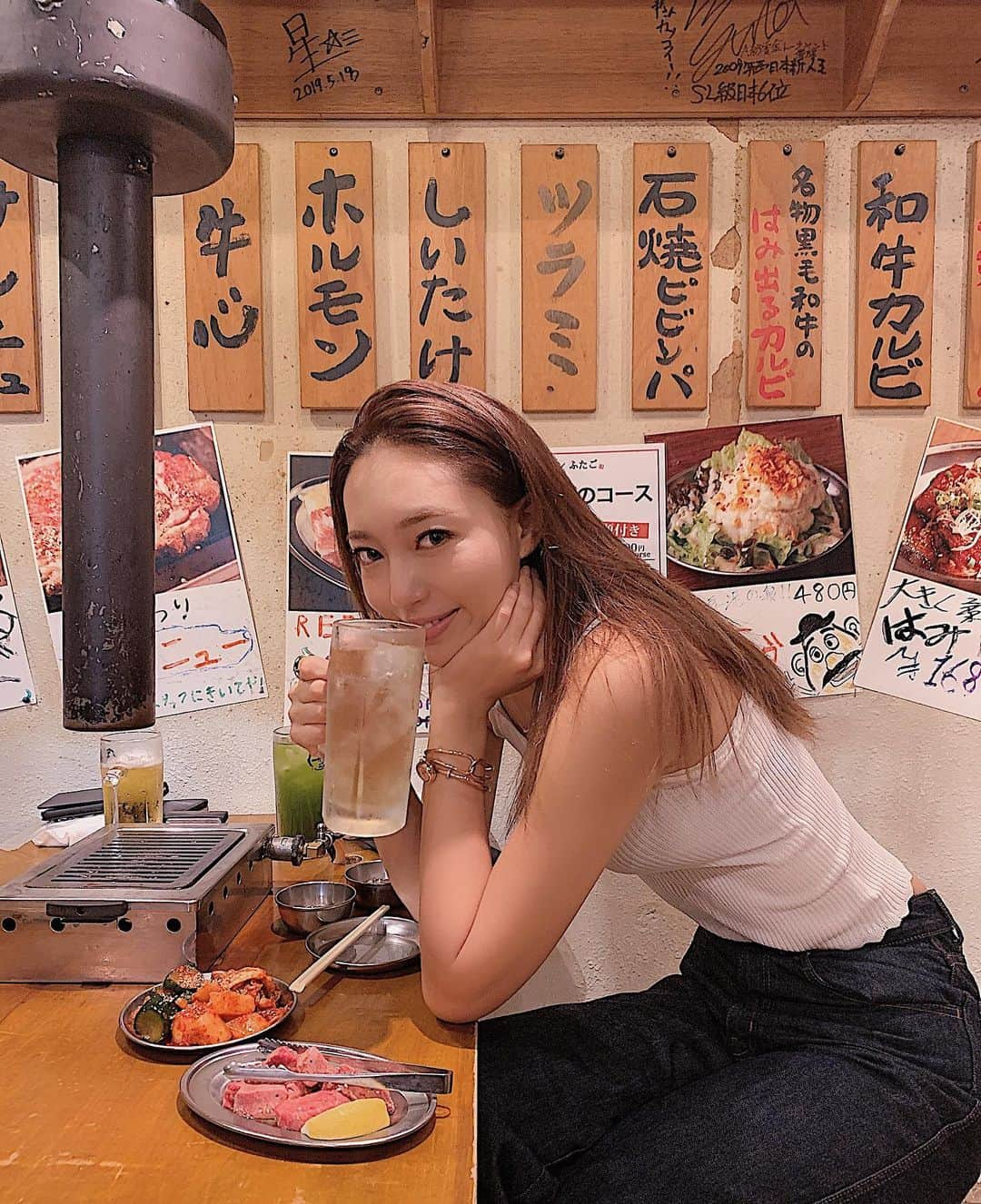 唯可（yuika）さんのインスタグラム写真 - (唯可（yuika）Instagram)「* 年中ダイエッター🕺とか言いながら毎週焼肉に行ってる気がする。牛タンが好き過ぎて牛タンツアーいきたい🐄 * 最近みんな履いててかなり気になって 私も #マジカルシェリー ゲットしたの笑 デニムの中にも履けるし、なによりも ぎゅっと閉めてくれるから食べ過ぎ予防にも なってる気がする😹 ヒップアップ効果も期待してる💪 * * * @majicalsherry_lme #ダイエット#骨盤ショーツ#骨盤矯正#デニム#焼肉#牛タン#ディナー#今日のコーデ#ボディメイク」9月9日 18時50分 - yu.i.k.a