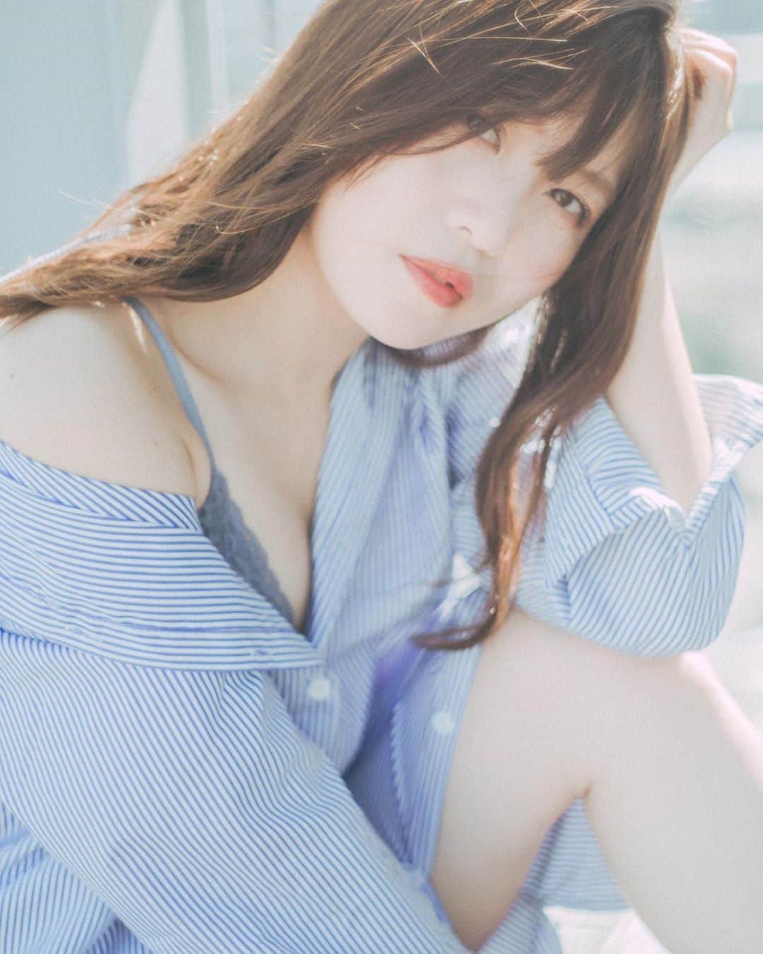 弘松菜摘のインスタグラム：「. . 今のインスタのアイコンです めーーちゃくちゃお気に入り☺️✨ . photo : @kie0087 . . #儚くて何処か愛おしい様な #その瞬間に物語を #ud_pic」