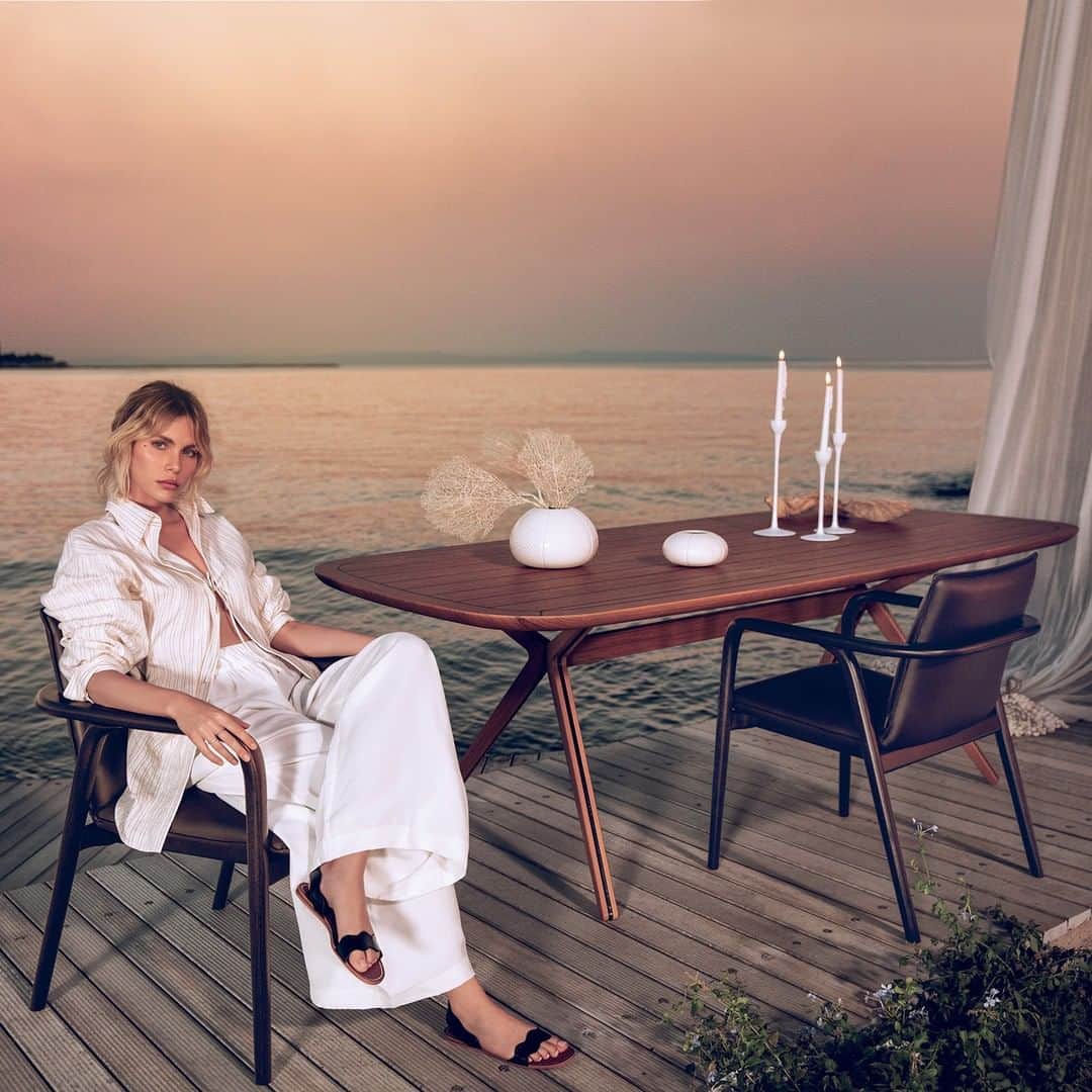 Natuzzi Officialさんのインスタグラム写真 - (Natuzzi OfficialInstagram)「The maritime flavor and contemporary simplicity gave birth to our Deck dining table. Superb craftsmanship and the use of exquisite materials to enrich any living space. #Natuzzi #NatuzziItalia #comfort #elegance #design #lifestyle #style #furniture #homefurniture #madeinitaly #living #interiordesign #decor #furnituredesign #homedesign #inspiration #interior #instadesign #designlovers #italianstyle #homedecor #lovedesign #designers #designer」9月9日 19時00分 - natuzzi