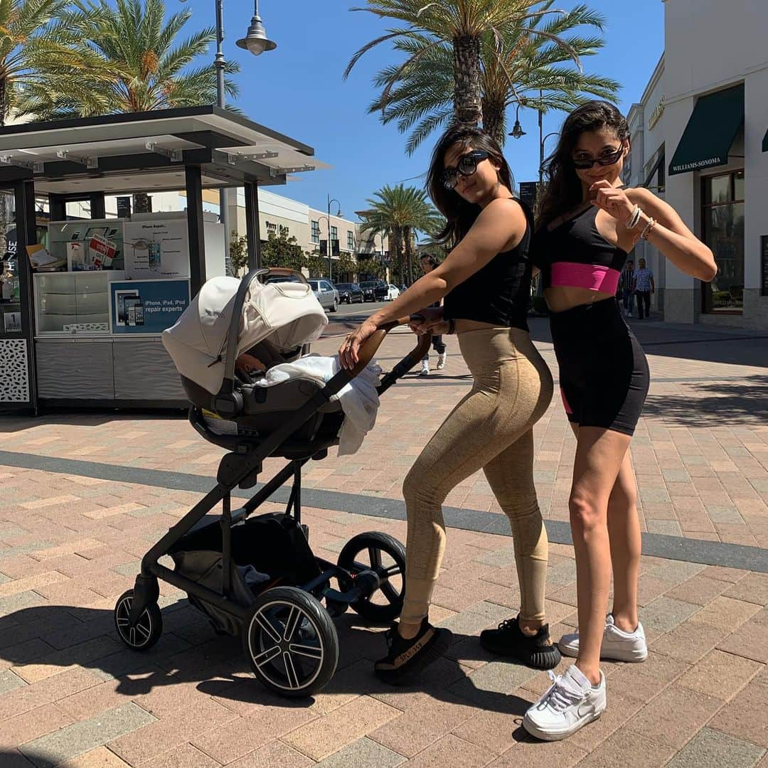 Tianna Gregoryさんのインスタグラム写真 - (Tianna GregoryInstagram)「Girls day 👭👶 @nuna_usa #nunamixx」9月9日 10時37分 - tiannag