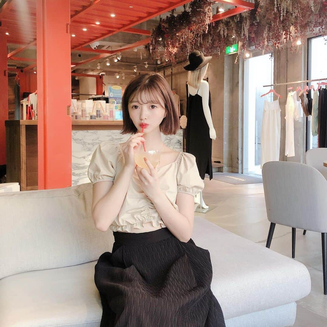 橋本萌花さんのインスタグラム写真 - (橋本萌花Instagram)「私服🥺 #valmuer  #valmuer_official」9月9日 10時47分 - moca.gram